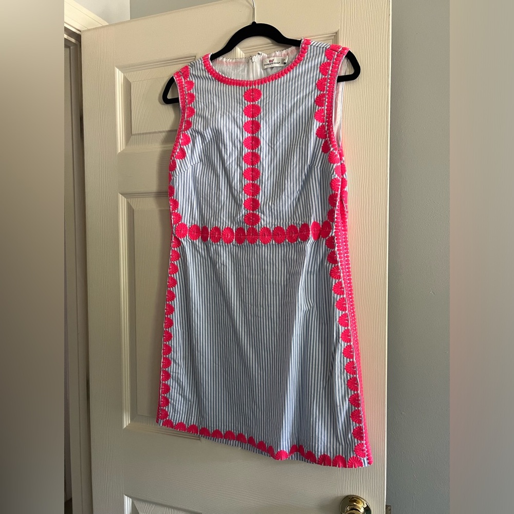 Vineyard Vines seersucker embroidered dress